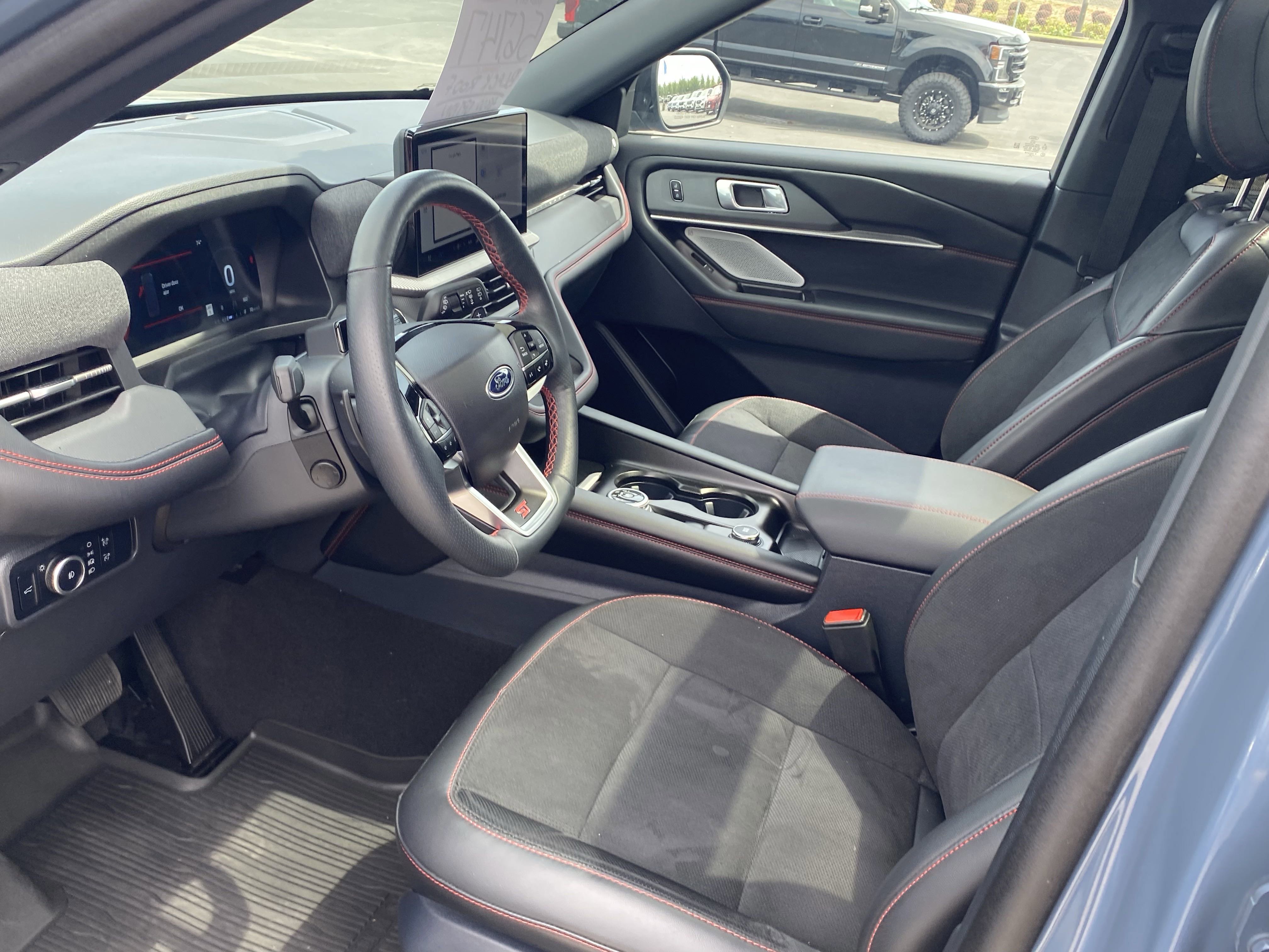 Certified 2025 Ford Explorer ST image 6