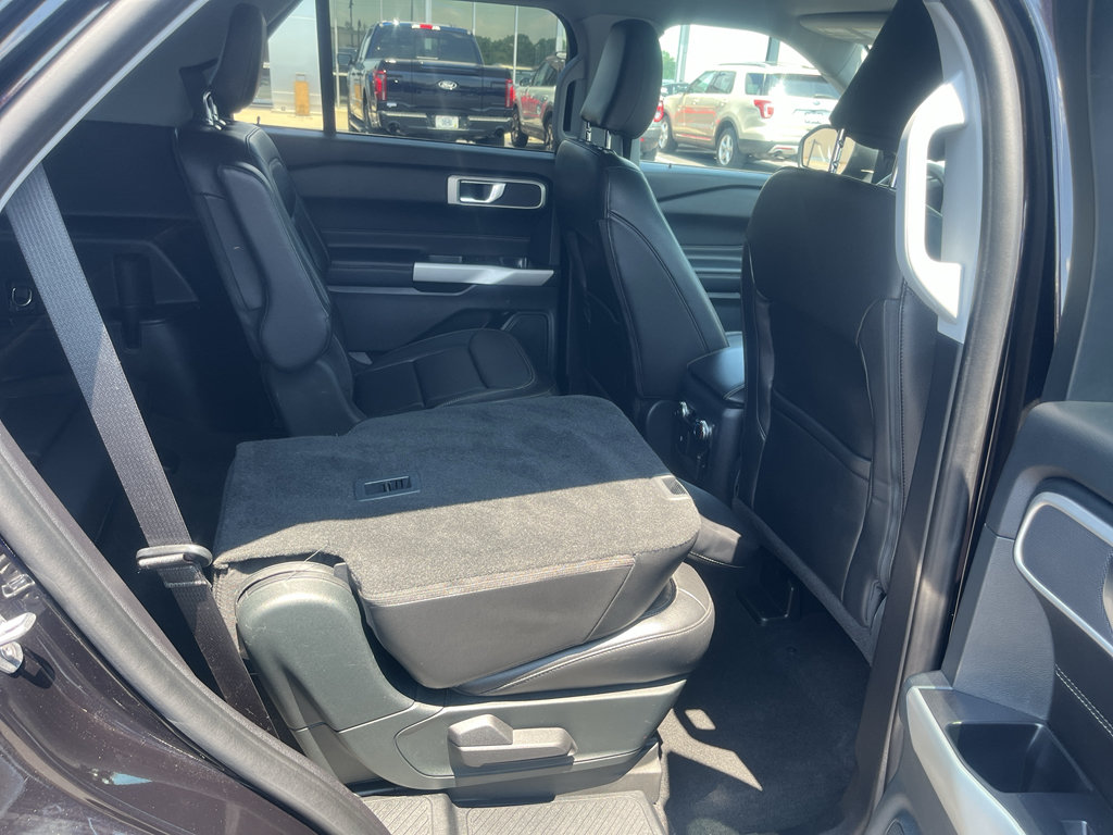 Certified 2021 Ford Explorer XLT w/ Equipment Group 202A AWD/4WD image 30