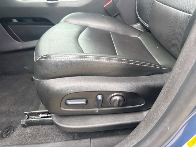 Used 2024 GMC Terrain SLT AWD/4WD image 25