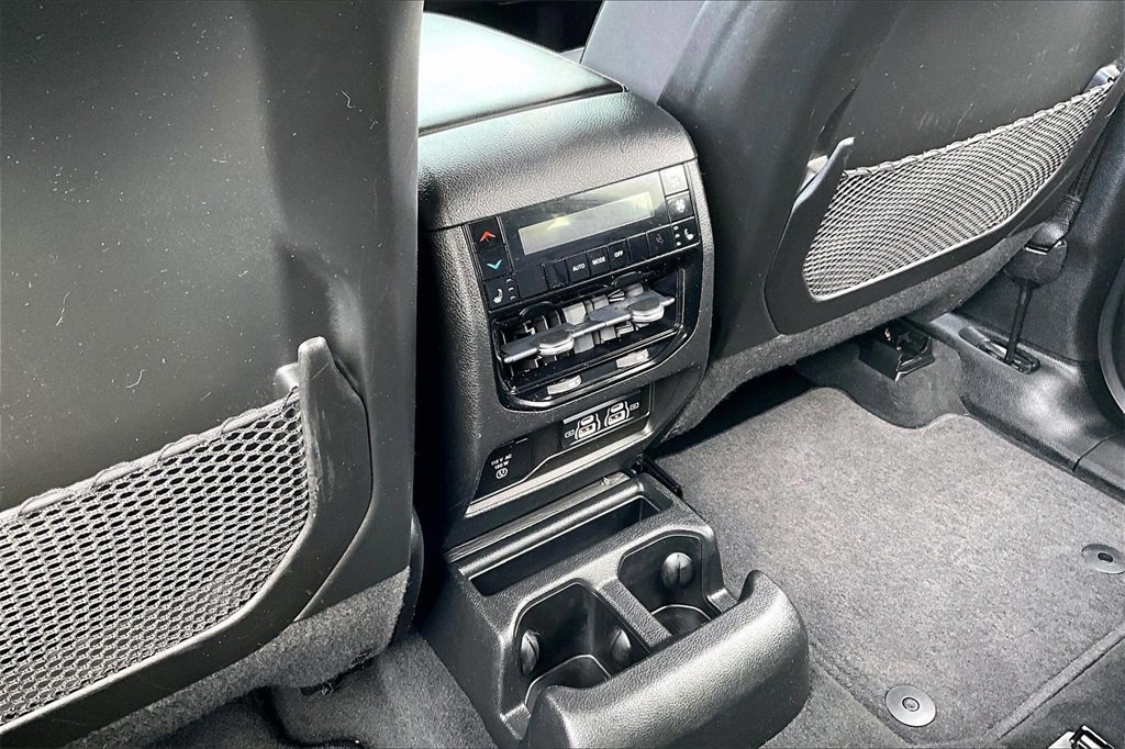 Used 2022 Jeep Grand Cherokee L Limited image 34