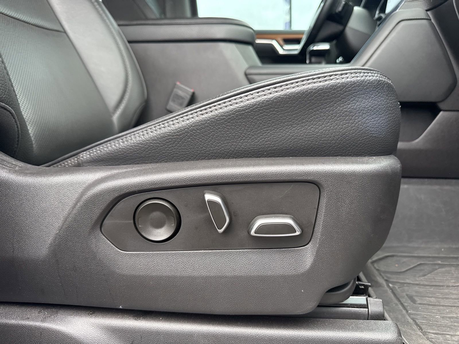 Used 2023 GMC Sierra 1500 Denali w/ Denali Reserve Package AWD/4WD image 14