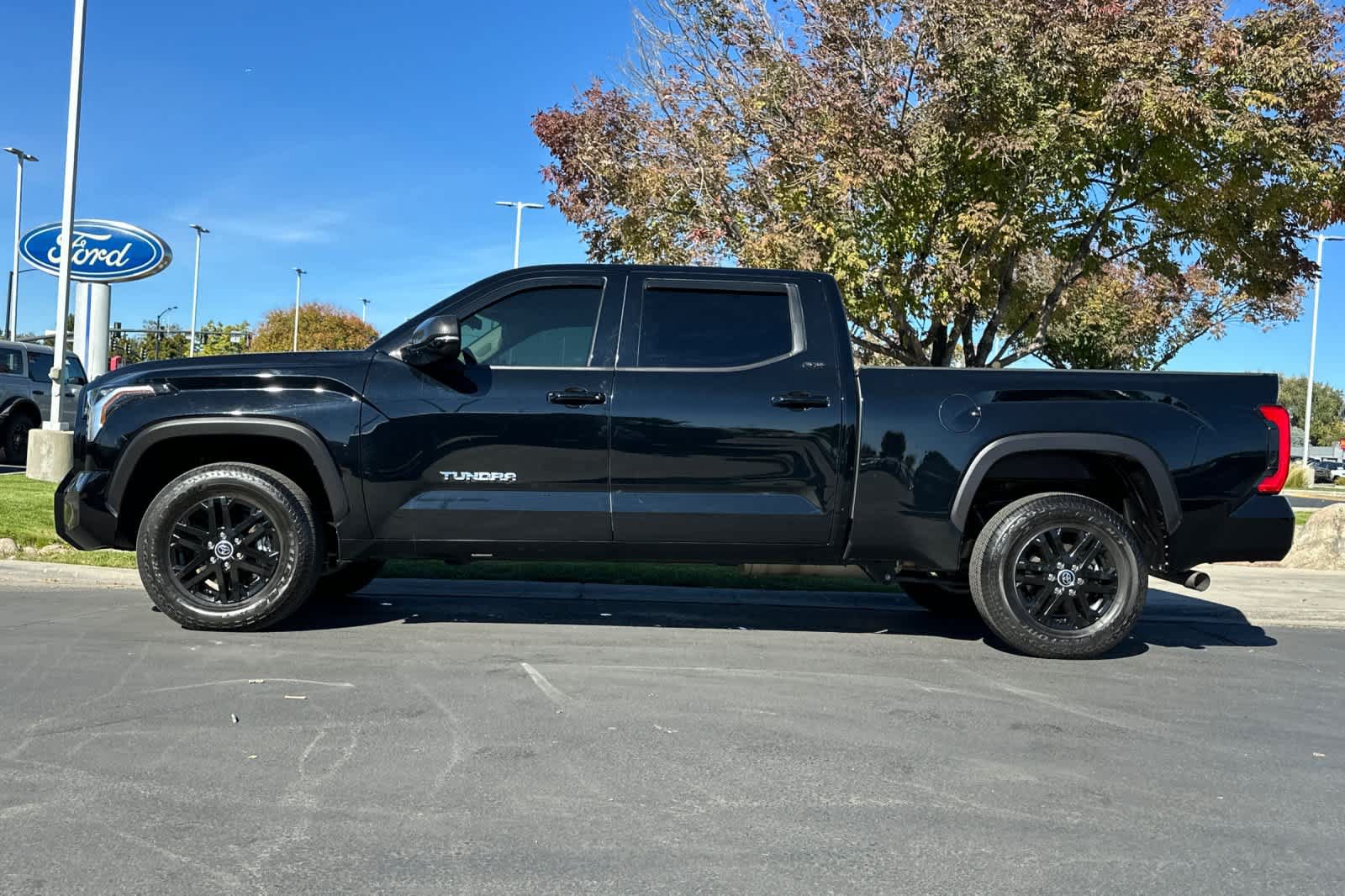 Used 2024 Toyota Tundra SR5 w/ SR5 Premium Package AWD/4WD image 5