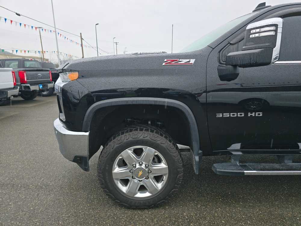 Used 2021 Chevrolet Silverado 3500 LTZ w/ LTZ Premium Package image 18