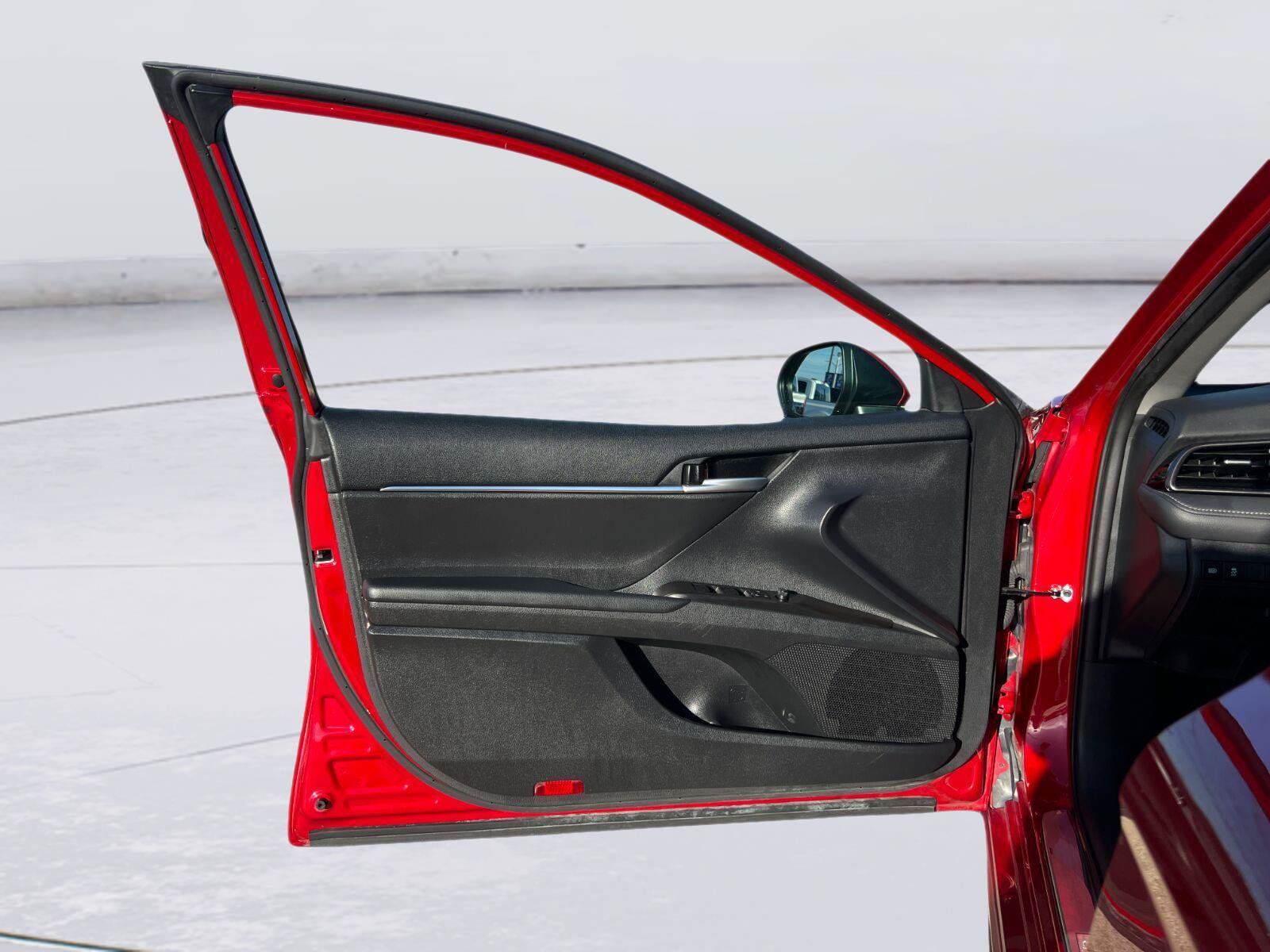 Used 2024 Toyota Camry SE FWD image 10