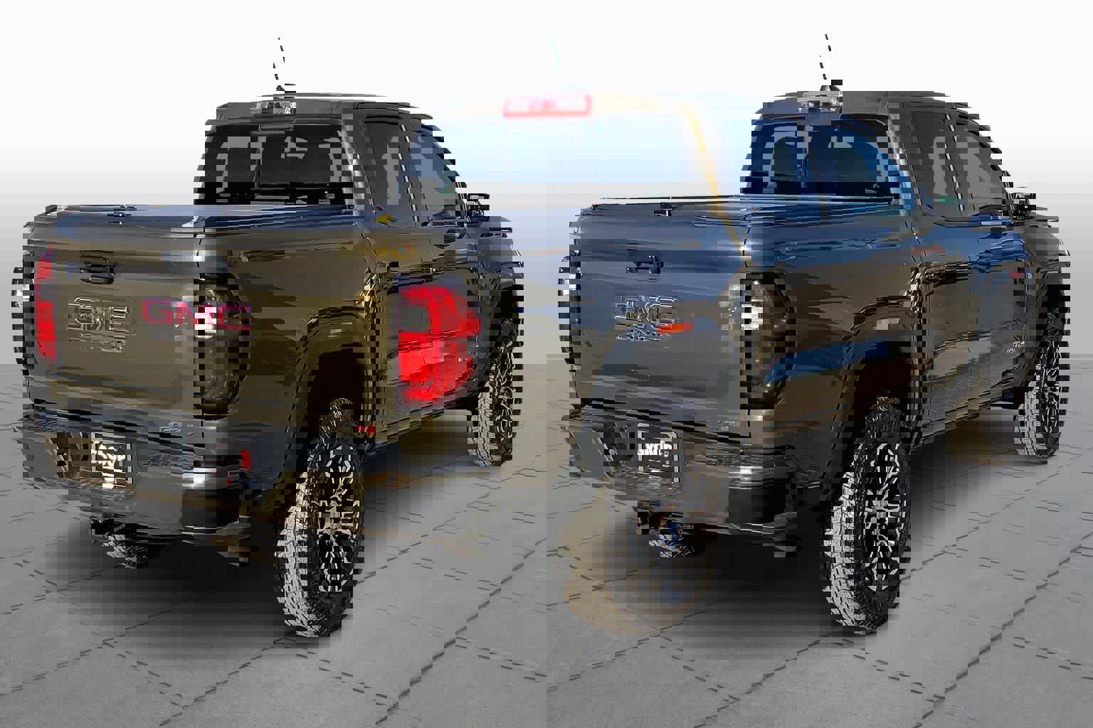 Used 2024 GMC Canyon AT4 image 12