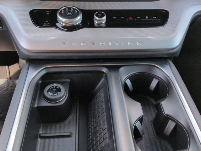 Certified 2025 Ford Expedition Active RWD image 23