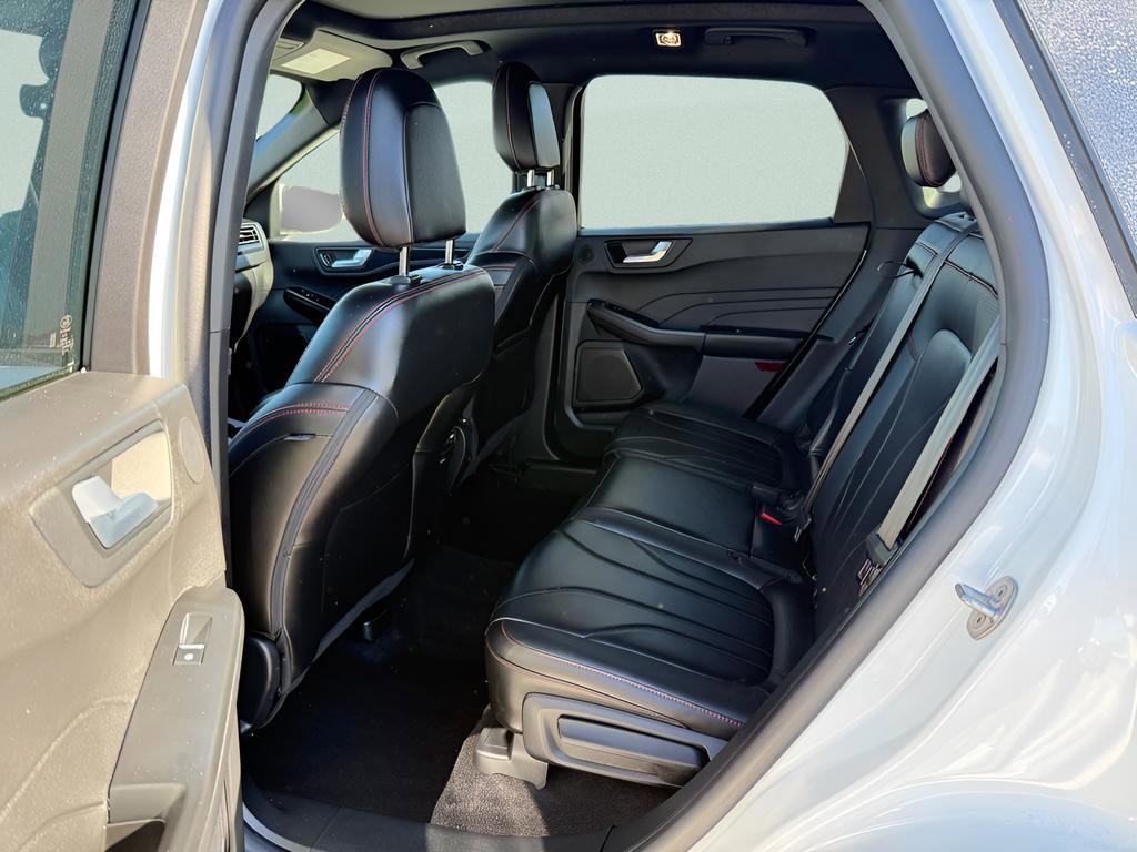 Certified 2025 Ford Escape ST-Line Elite w/ Premium Technology Package AWD/4WD image 5
