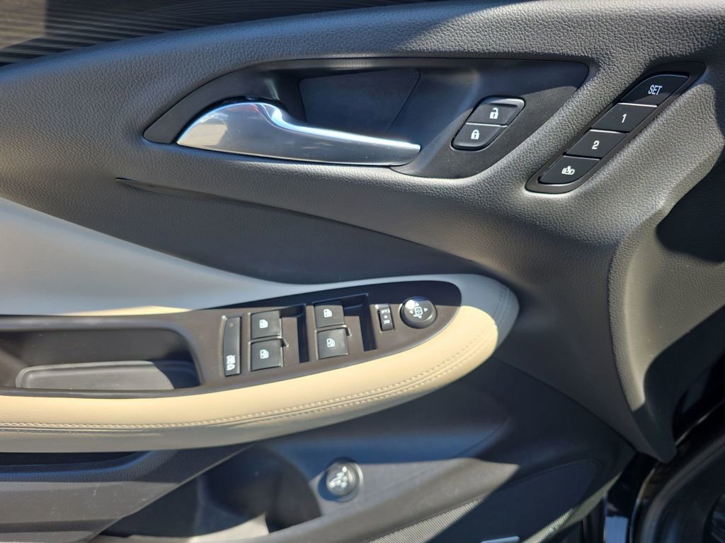 Used 2019 Buick Envision Premium w/ Driver Confidence Package AWD/4WD image 17