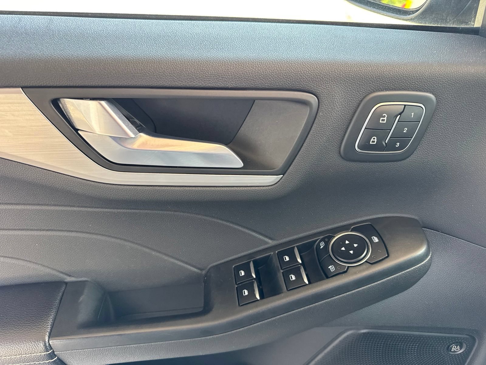 Certified 2023 Ford Escape Platinum w/ Premium Technology Package AWD/4WD image 20