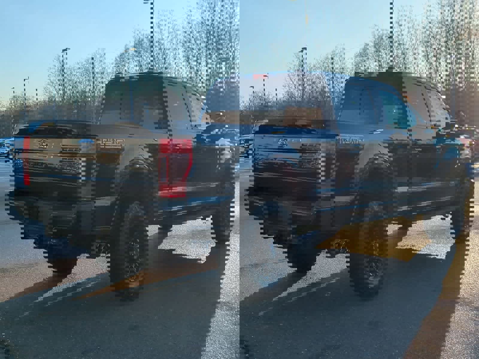 Certified 2022 Ford F350 Lariat w/ Tremor Off-Road Package image 8