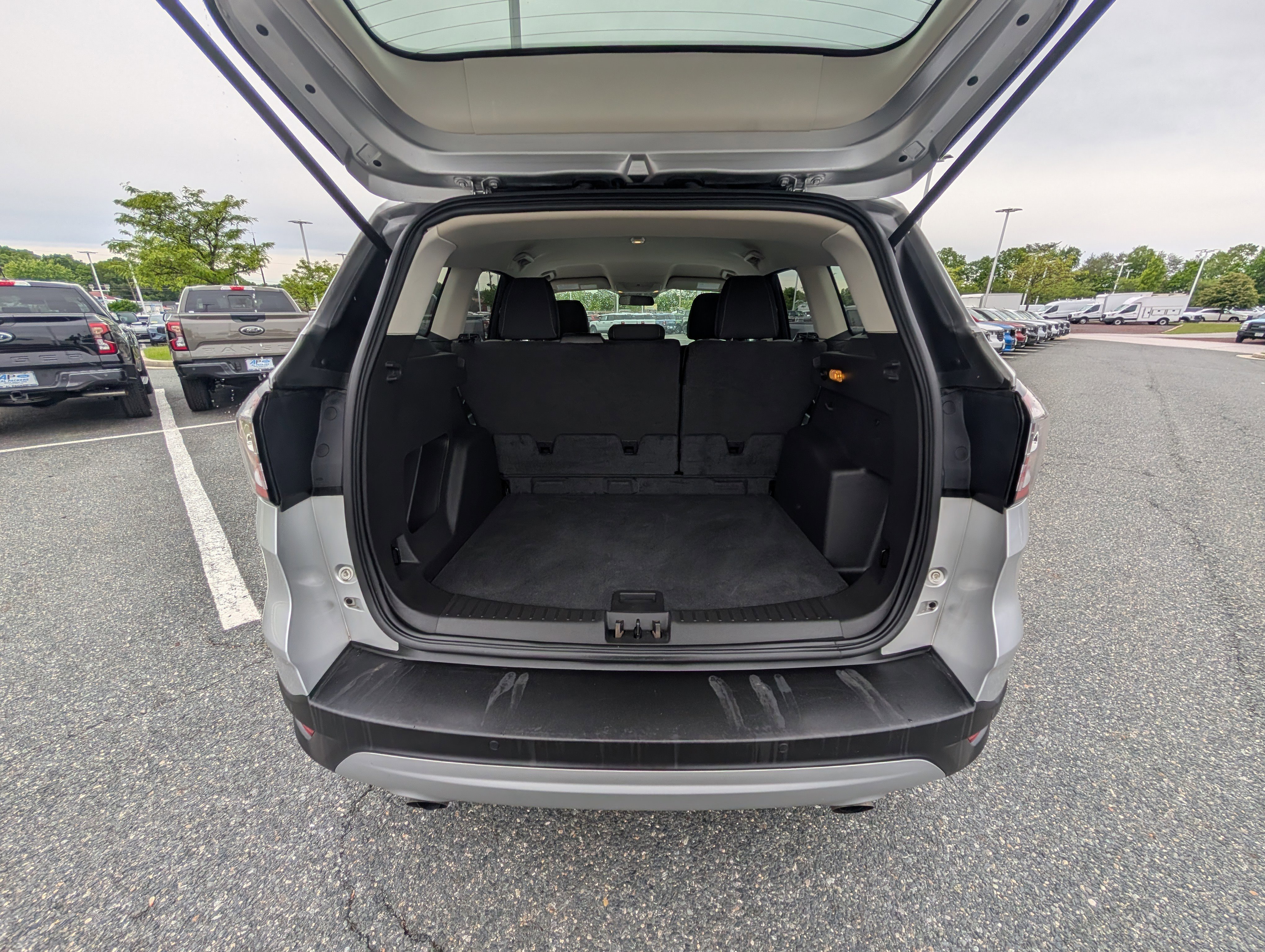 Certified 2017 Ford Escape SE w/ Equipment Group 201A AWD/4WD image 12