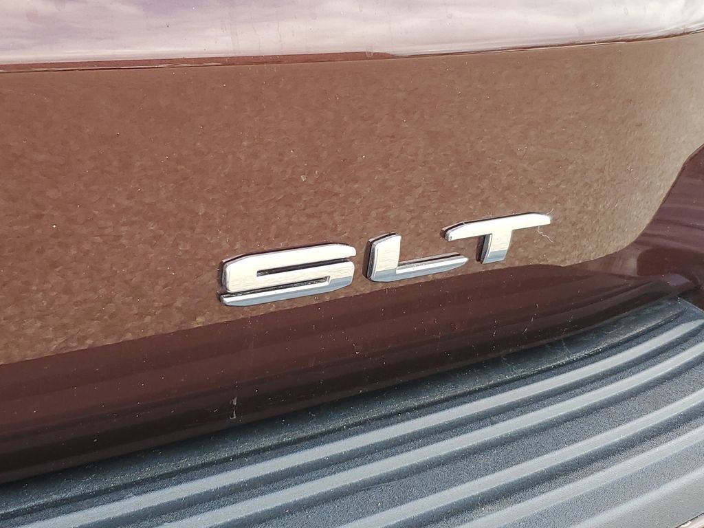 Used 2022 GMC Yukon SLT w/ SLT Luxury Package AWD/4WD image 7