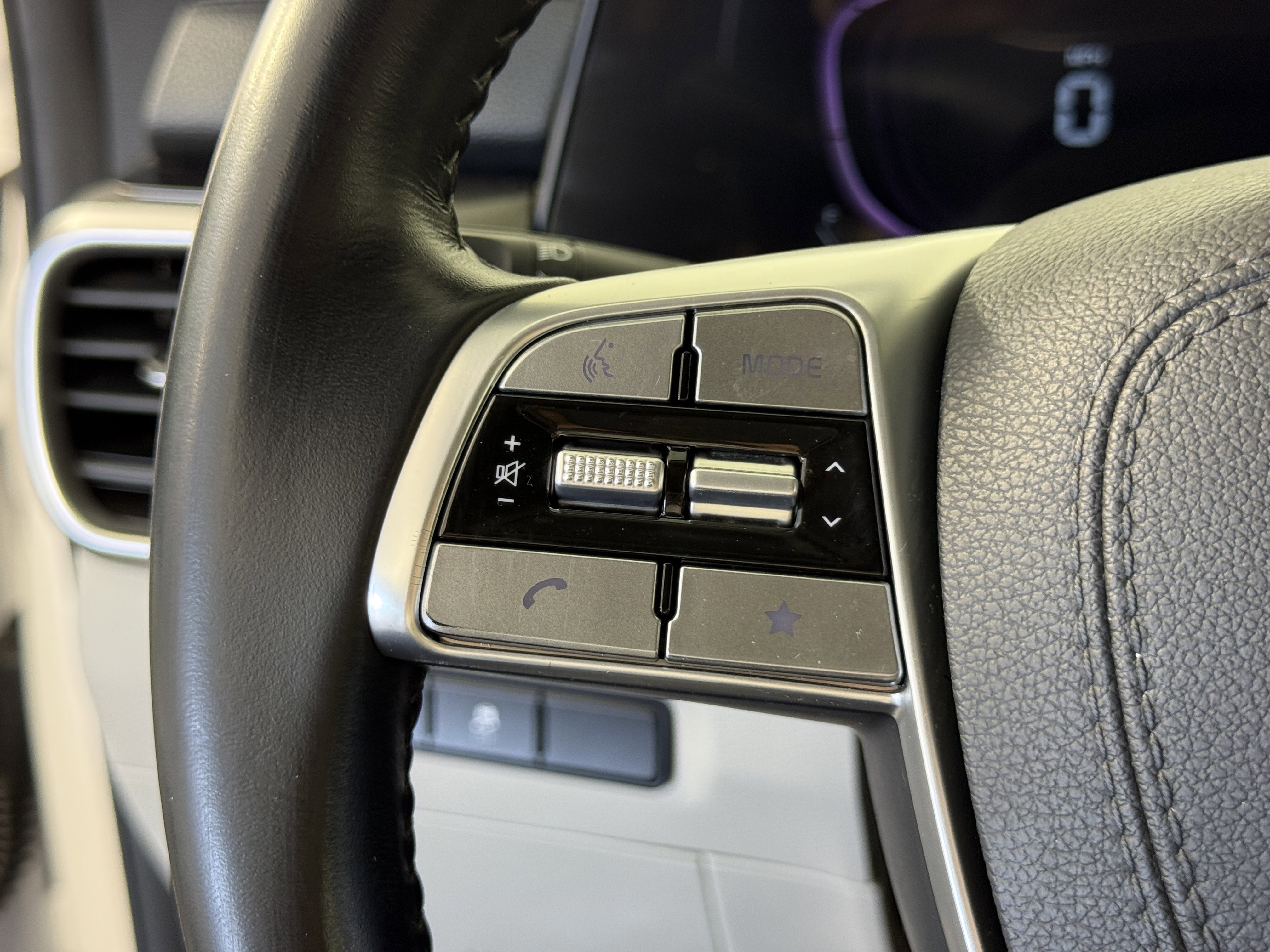 Used 2023 Kia Telluride S image 24