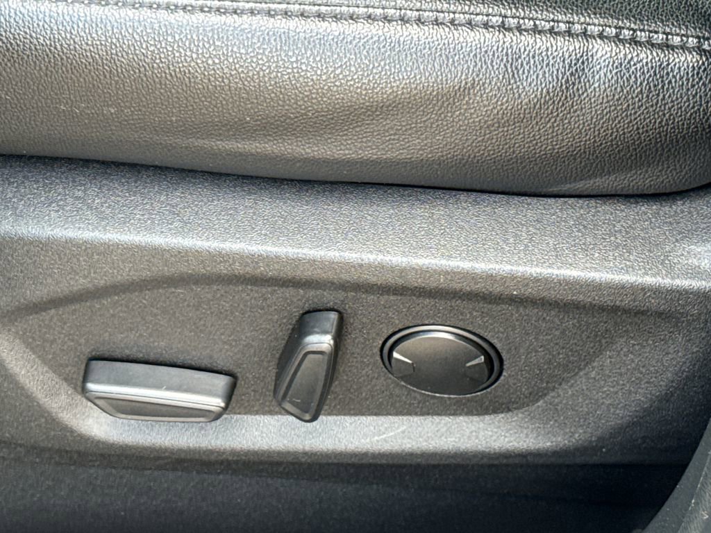 Certified 2024 Ford Edge Titanium image 24