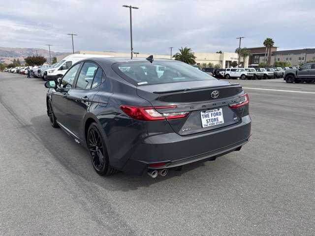 Used 2025 Toyota Camry SE FWD image 8