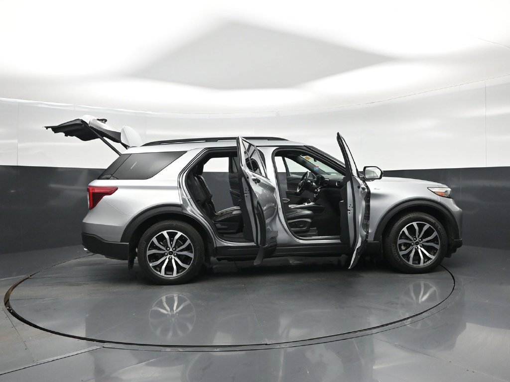 Certified 2023 Ford Explorer ST-Line w/ Class IV Trailer Tow Package RWD image 4