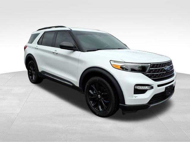 Certified 2020 Ford Explorer XLT w/ Equipment Group 202A AWD/4WD image 16