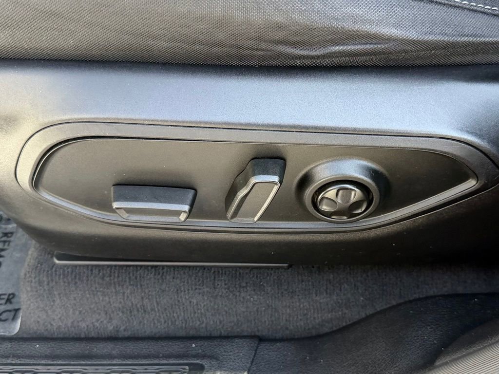 Used 2022 Jeep Grand Cherokee L Laredo w/ Luxury Tech Group I image 17