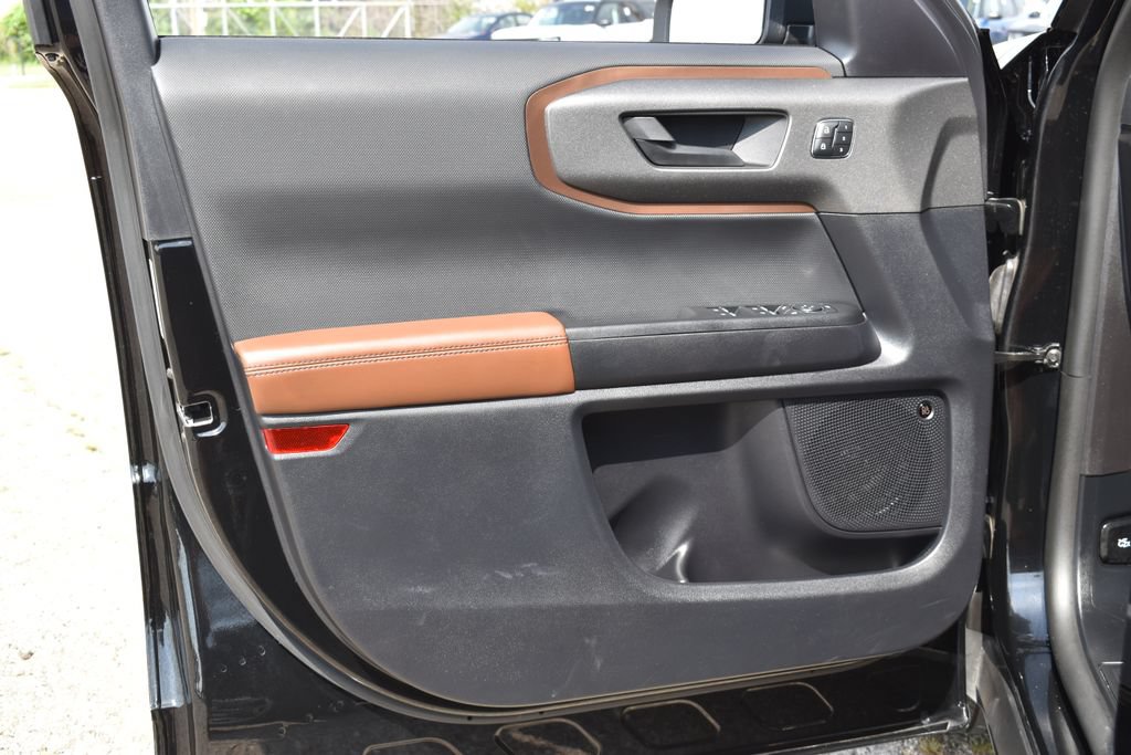 Certified 2025 Ford Bronco Sport Outer Banks w/ Outer Banks Tech Package+ AWD/4WD image 21