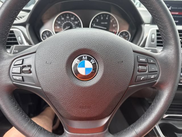 Used 2018 BMW 320i xDrive Sedan AWD/4WD image 25