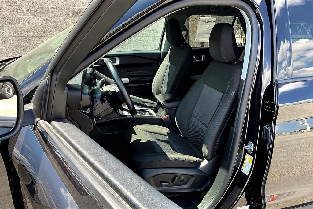 Certified 2023 Ford Explorer XLT w/ Class IV Trailer Tow Package image 23