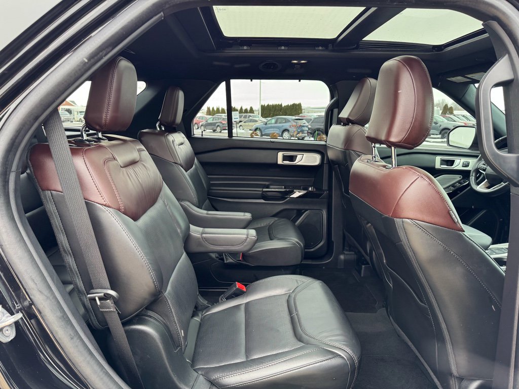 Certified 2022 Ford Explorer Platinum w/ Equipment Group 601A AWD/4WD image 20