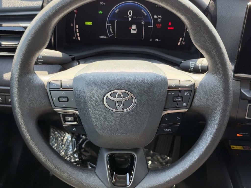 Used 2026 Toyota Camry LE FWD image 12