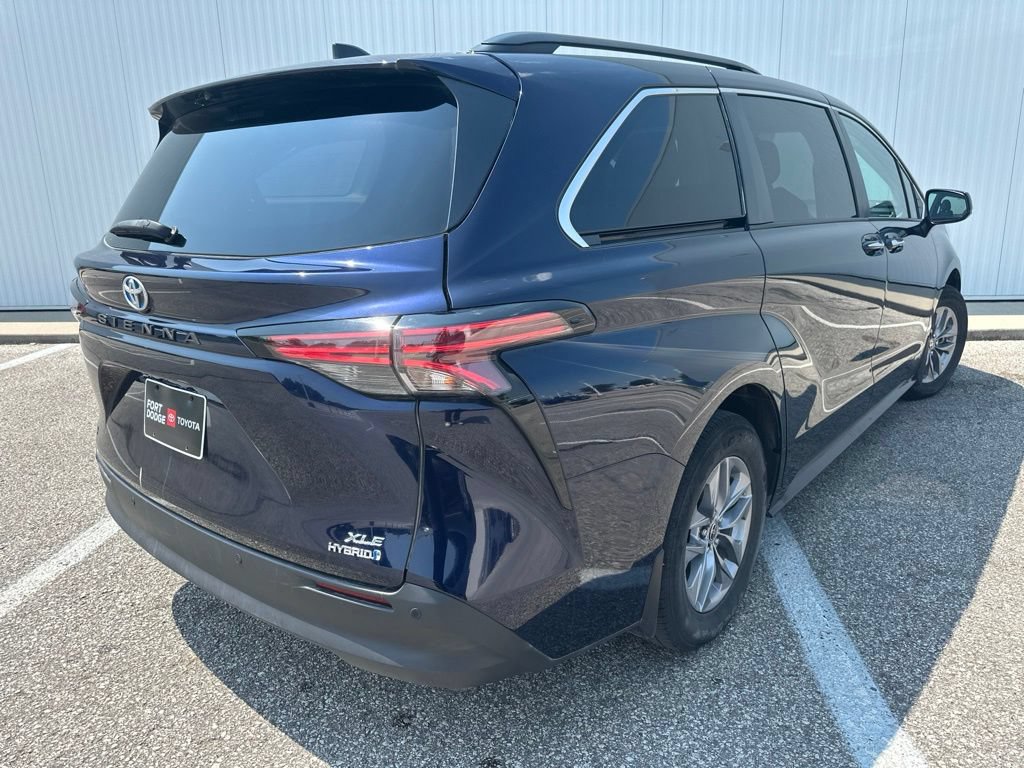 Used 2021 Toyota Sienna XLE w/ XLE Plus Package FWD image 7