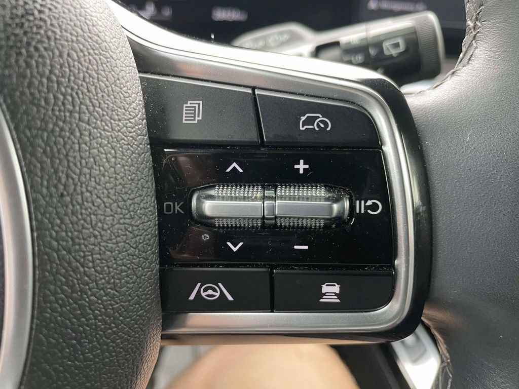 Used 2024 Kia Sorento SX FWD image 25