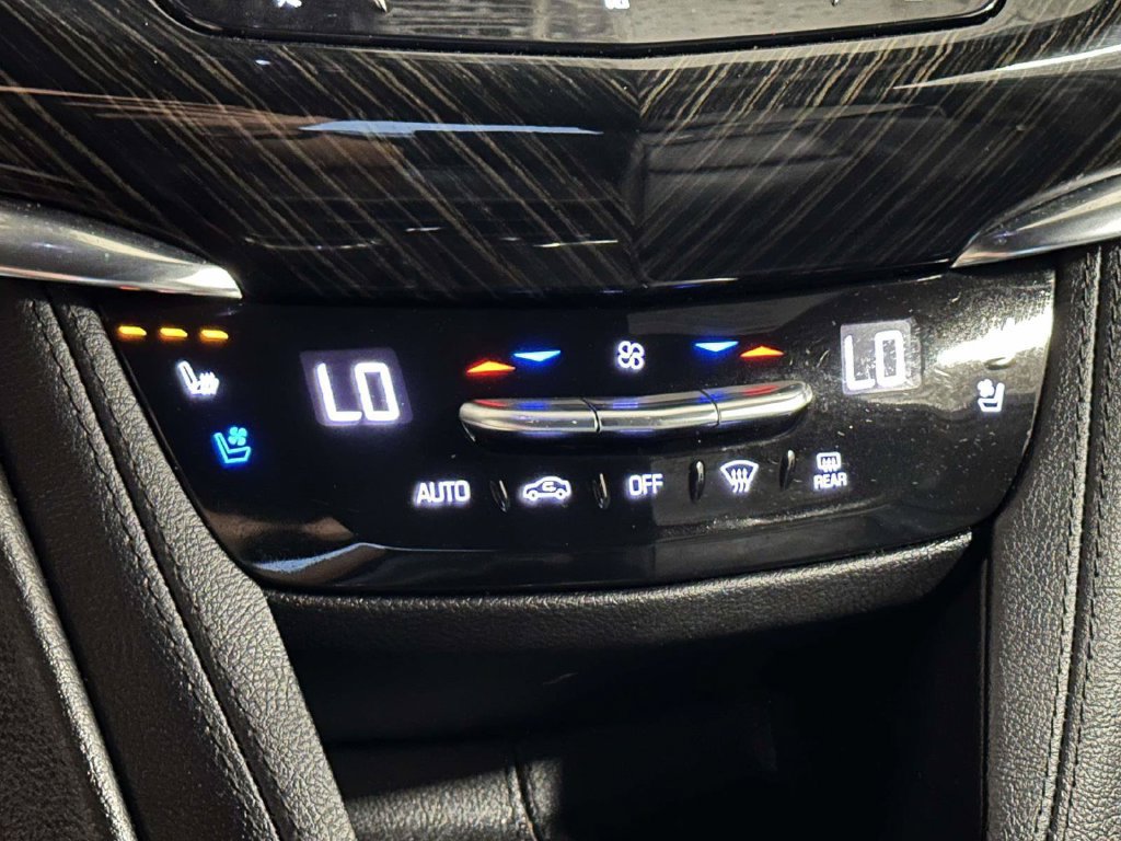 Used 2020 Cadillac XT6 Premium Luxury AWD/4WD image 20