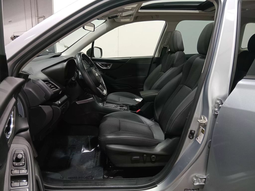 Used 2022 Subaru Forester Premium AWD/4WD image 17