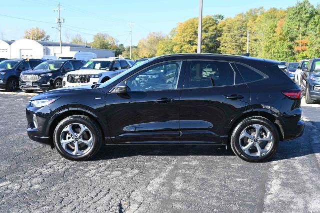 Certified 2024 Ford Escape ST-Line w/ Tech Pack #1 AWD/4WD image 4