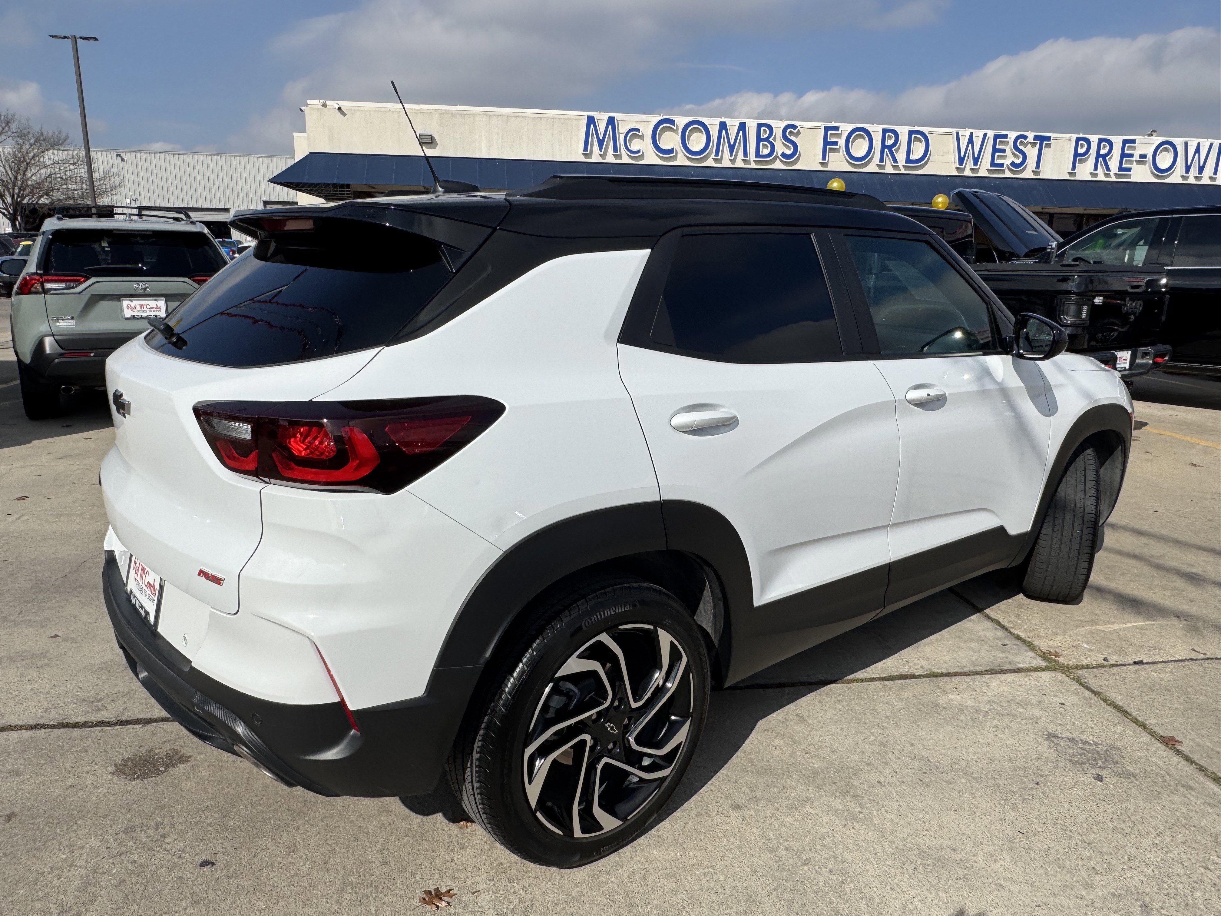 Used 2024 Chevrolet TrailBlazer RS w/ Driver Confidence Package image 4