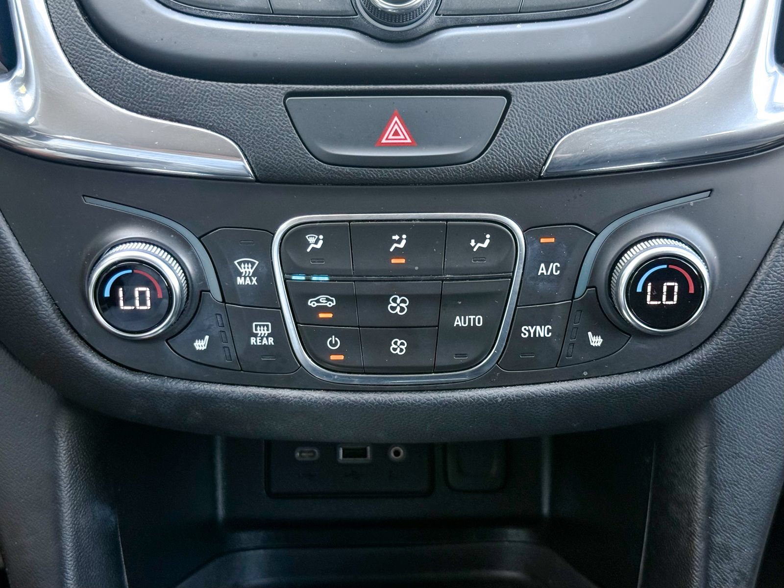 Used 2019 Chevrolet Equinox LT AWD/4WD image 25