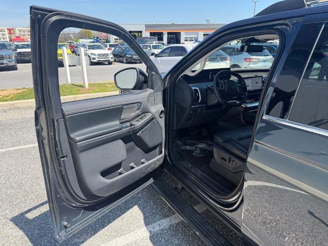 Certified 2025 Ford Expedition Platinum w/ Driver's Package image 10