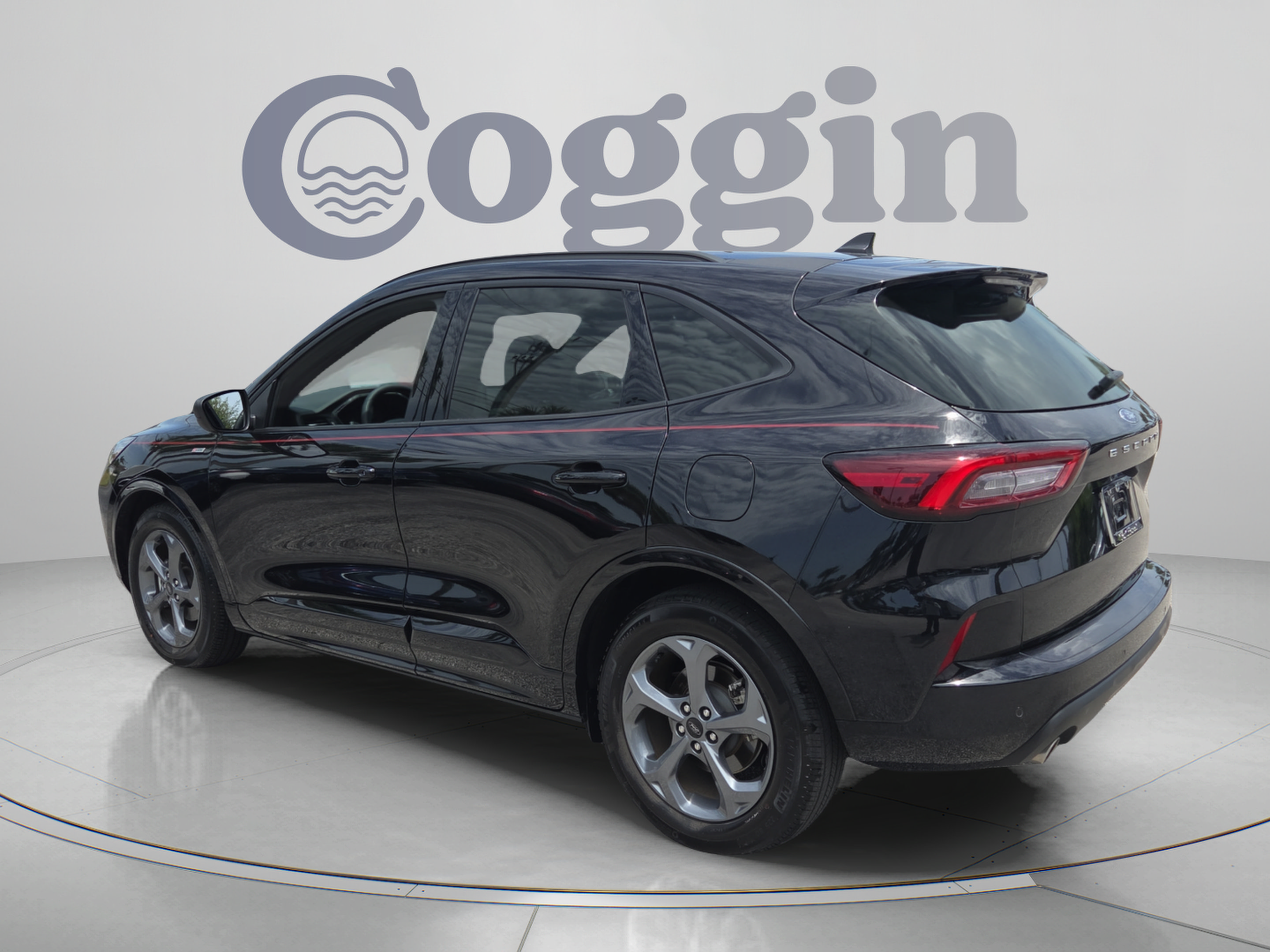 Certified 2023 Ford Escape ST-Line w/ Tech Pack #1 FWD image 3