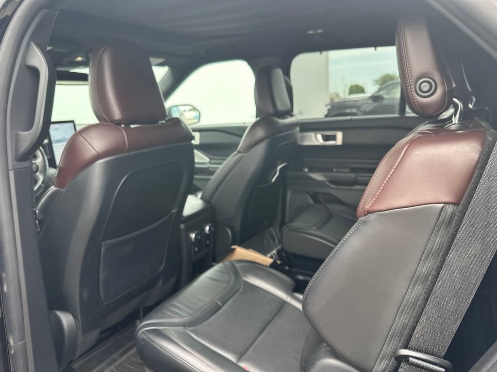 Certified 2020 Ford Explorer Platinum w/ Premium Technology Package AWD/4WD image 17