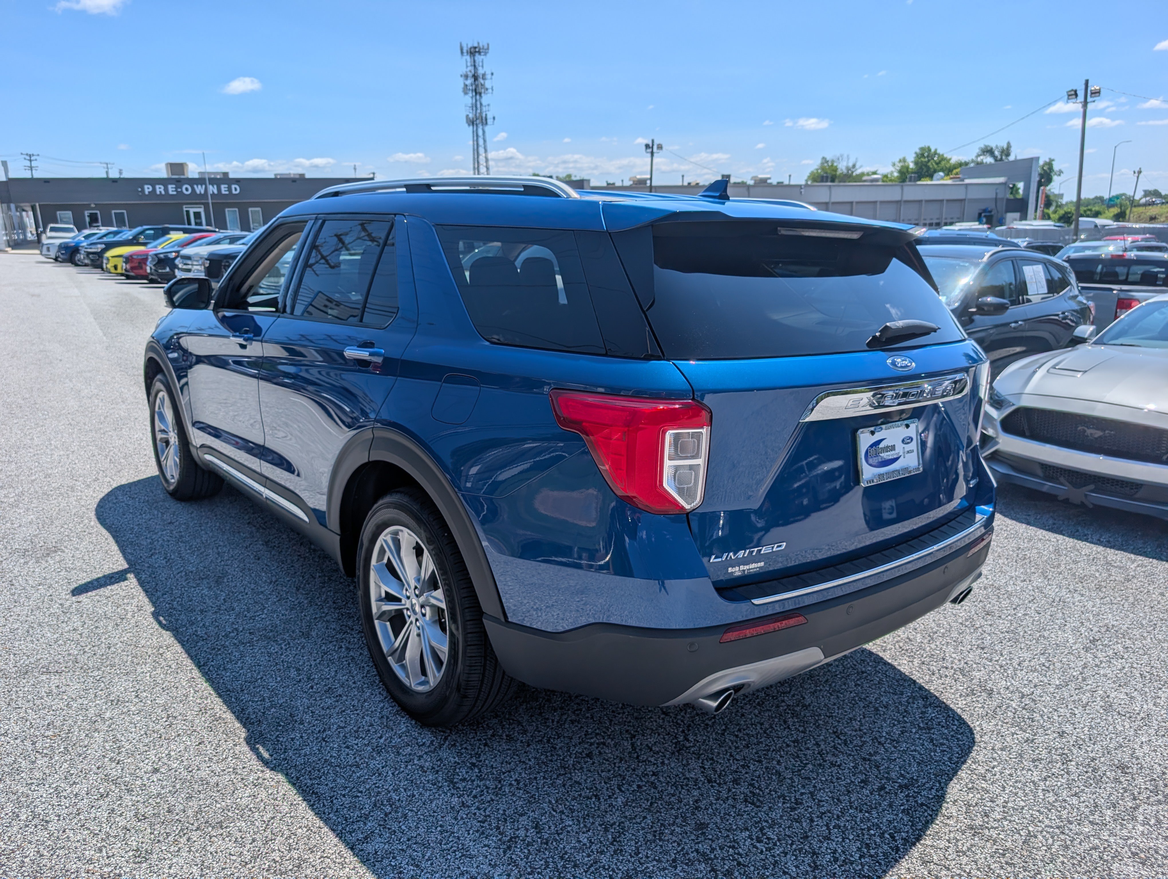 Certified 2020 Ford Explorer Limited AWD/4WD image 5