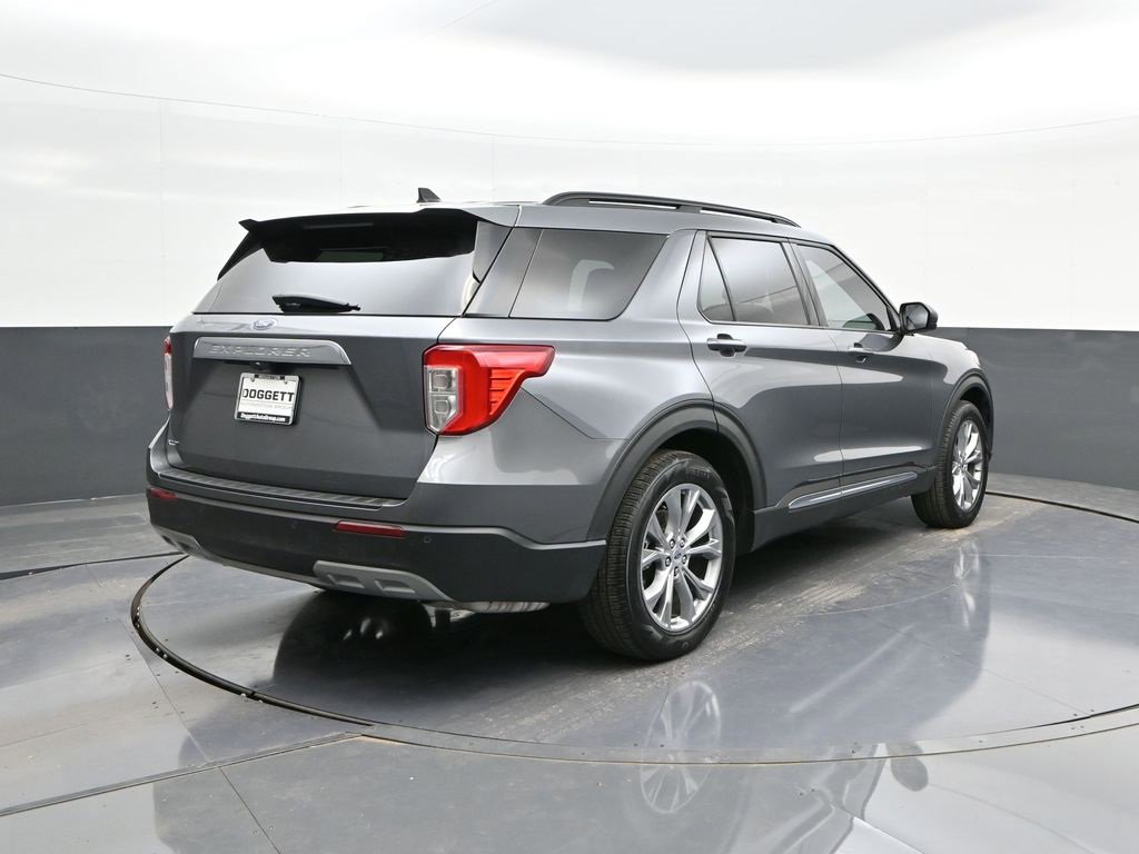 Certified 2021 Ford Explorer XLT w/ Equipment Group 202A image 11