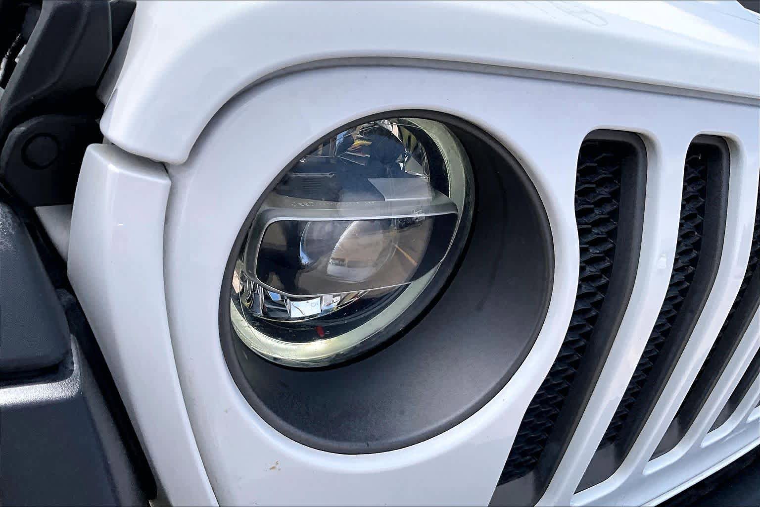 Used 2020 Jeep Wrangler Unlimited Rubicon w/ LED Lighting Group AWD/4WD image 26