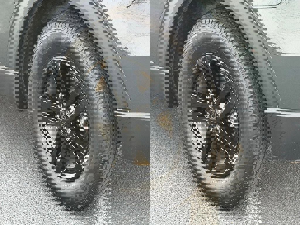 Certified 2023 Ford Explorer XLT w/ Equipment Group 202A image 7