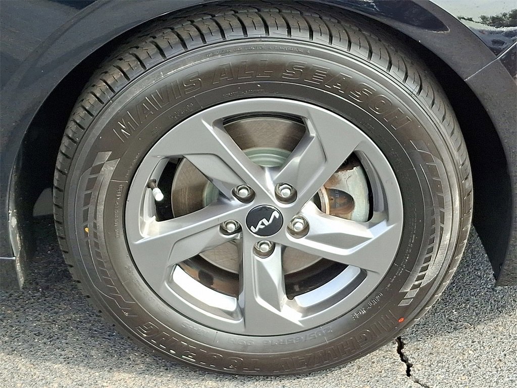 Used 2023 Kia K5 LXS image 9