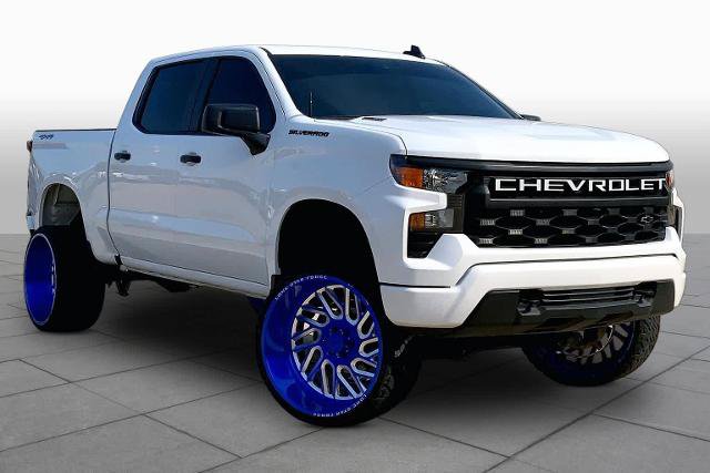 Used 2025 Chevrolet Silverado 1500 Custom w/ Turbomax Blackout Package AWD/4WD image 3