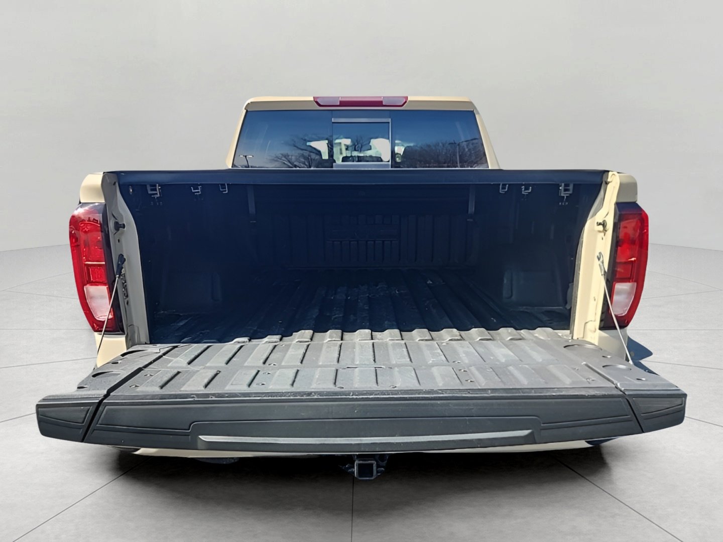 Used 2022 GMC Sierra 1500 Elevation w/ Elevation Premium Package image 9