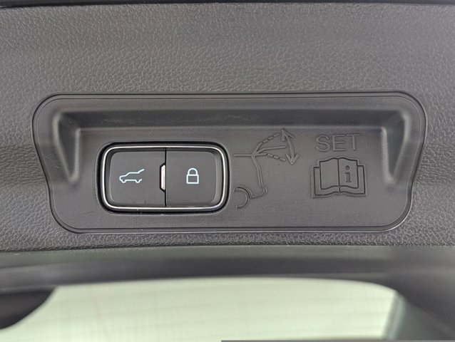 Certified 2023 Ford Explorer Platinum w/ Technology Package AWD/4WD image 25