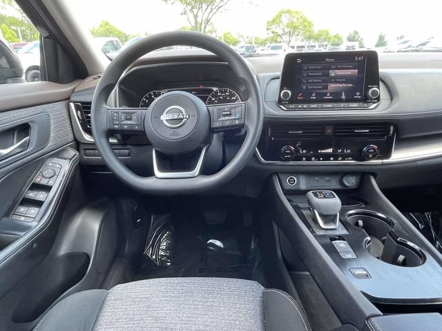 Used 2022 Nissan Rogue SV FWD image 7