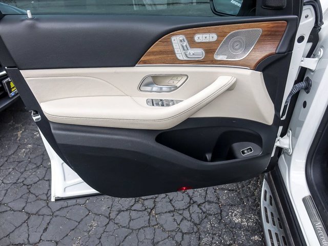 Used 2023 Mercedes-Benz GLS 450 4MATIC image 29