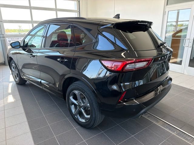 Certified 2024 Ford Escape ST-Line w/ Tech Pack #1 AWD/4WD image 3