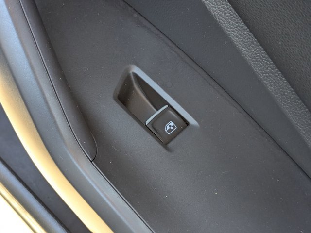 Used 2023 Volkswagen Jetta SE image 37