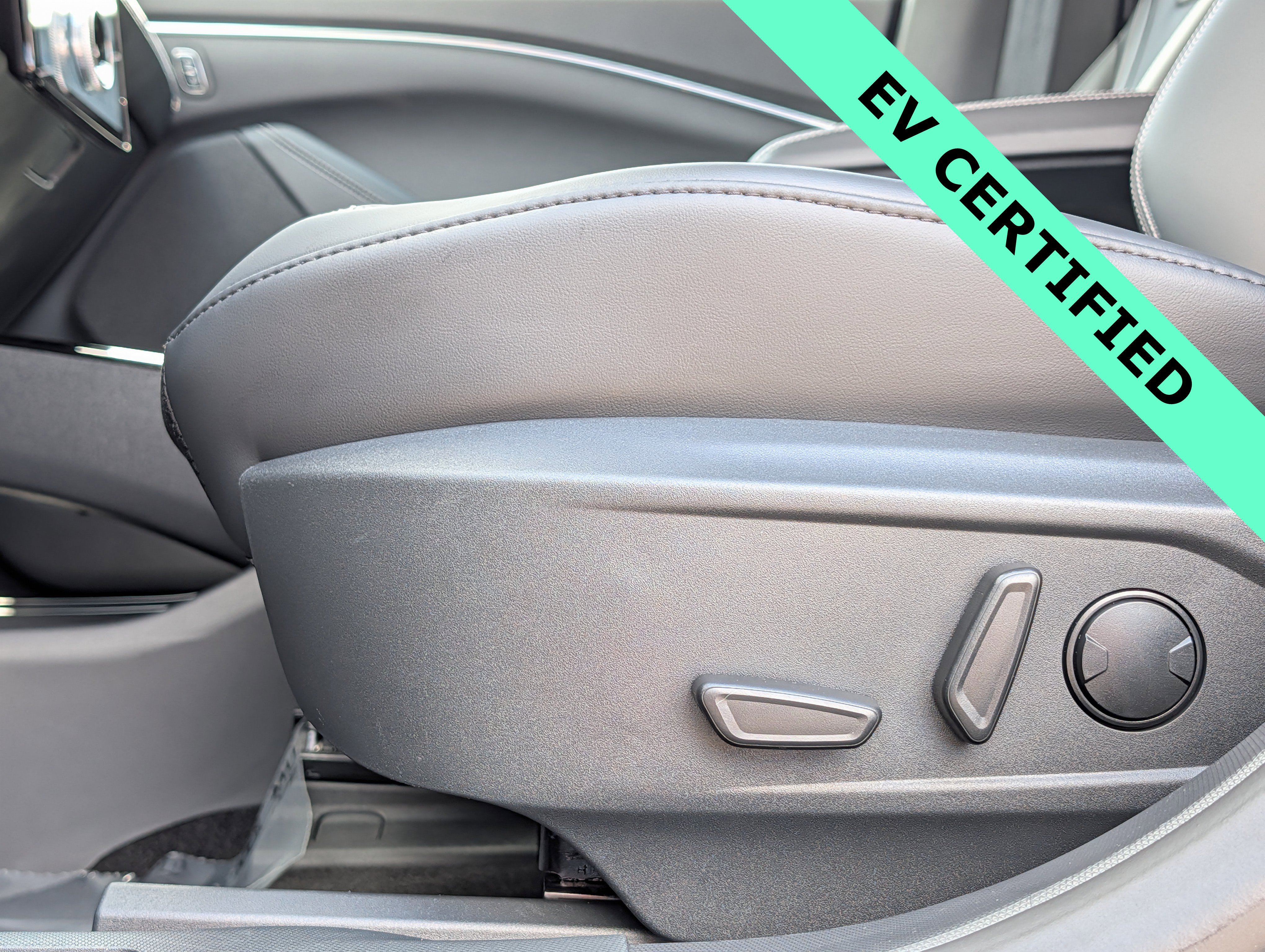 Certified 2025 Ford Mustang Mach-E Premium AWD/4WD image 23